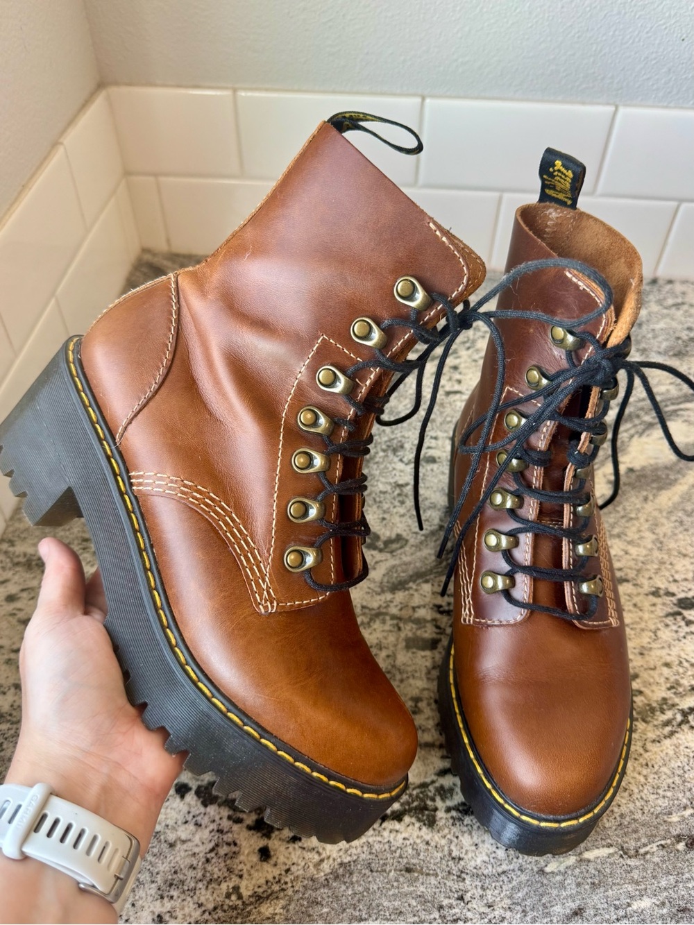 Dr. Martens Leona Heeled Boot In Butterscotch Waxy Orleans Leather EUC. L 7.